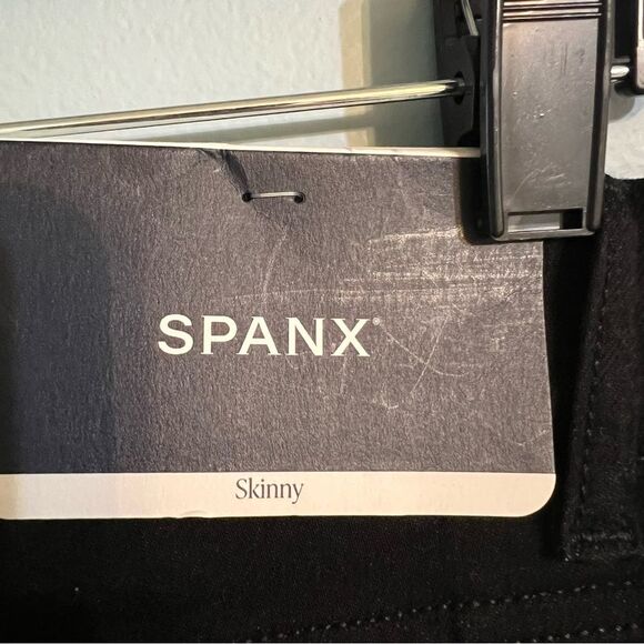 SPANX Black Denim Ankle Skinny Jeans in Clean Black Sz Small NWT 🏷️ - Picture 6 of 14